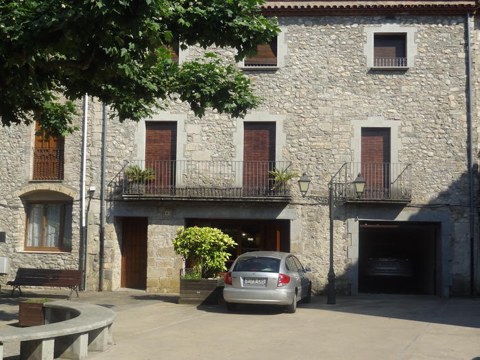 Casa de pueblo - Sant Llorenç De La Muga - 8 dormitorios - 14  ocupantes
